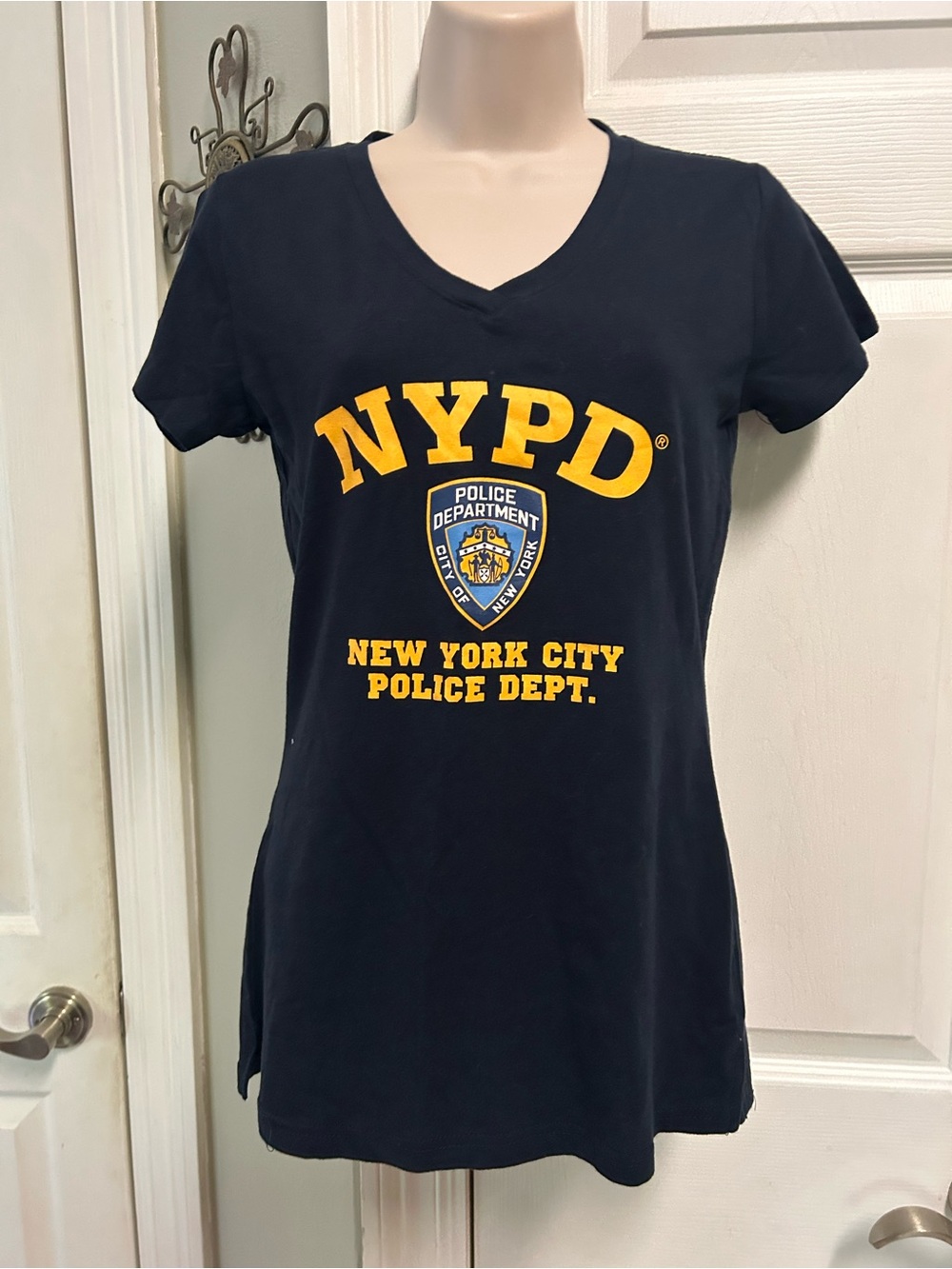 NYPD Women's NWT V‑Neck Graphic Tee in Navy Cap Sleeves New York Police Dept